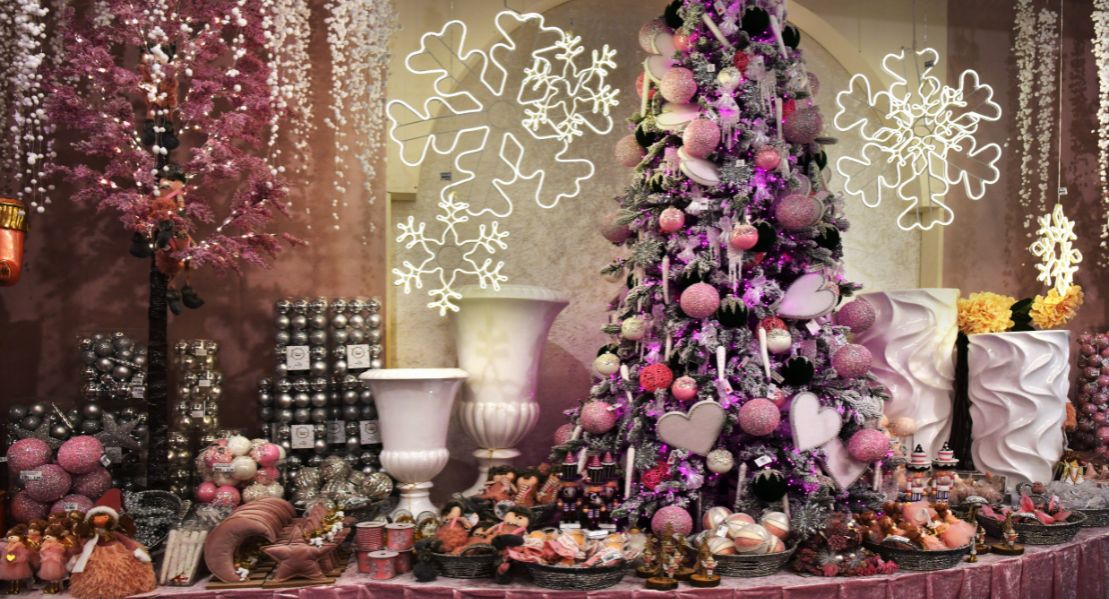 Festive Flair: 2023's Top 5 Holiday Themes!